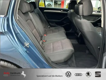 Car image 32
