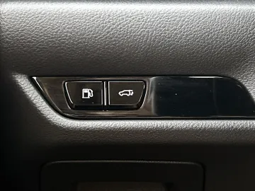 Car image 50