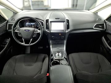 Car image 12