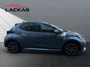 Car image 4