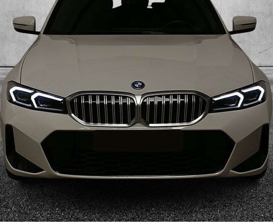 BMW 330e Touring 215 kW image number 3