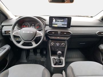 Car image 11