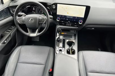 Car image 10