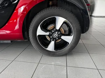 Car image 40