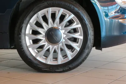 Car image 16