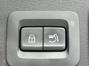 Car image 35