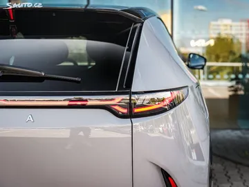 Car image 35