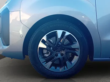 Car image 22