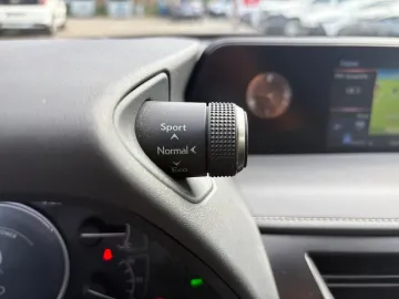 Car image 29