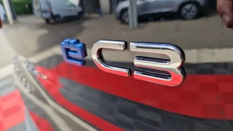 Car image 33