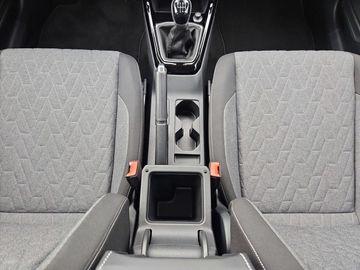 Car image 12