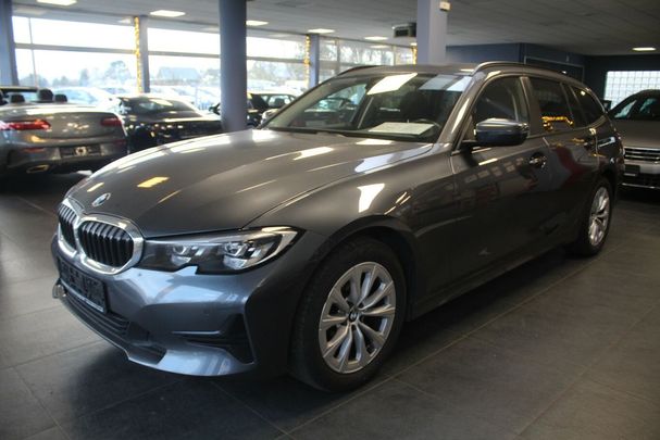 BMW 320d Touring xDrive Advantage 140 kW image number 1