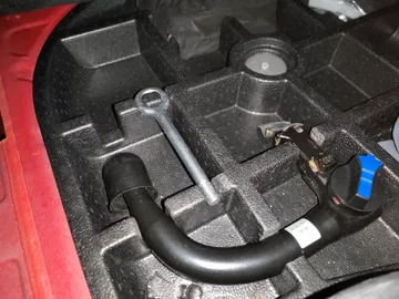 Car image 27
