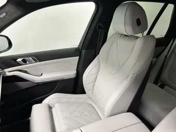 Car image 42