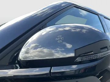 Car image 28