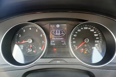 Car image 31