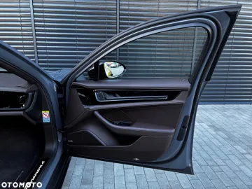 Car image 40