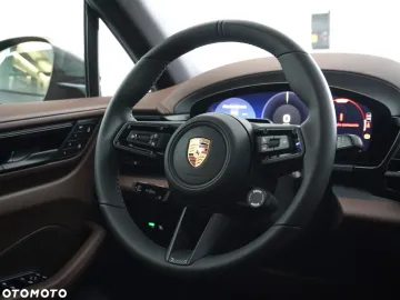 Car image 37
