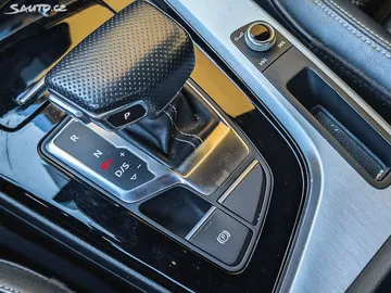 Car image 30