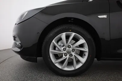 Car image 30