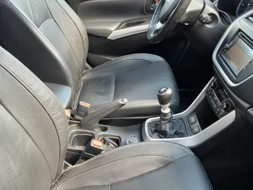 Car image 44