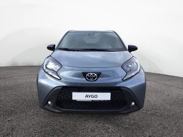 Car image 2