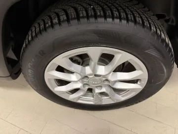 Car image 31