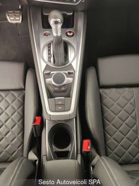 Car image 35