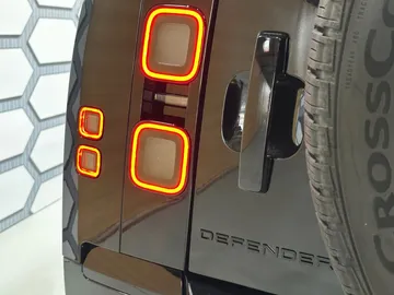 Car image 30