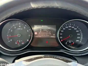 Car image 32
