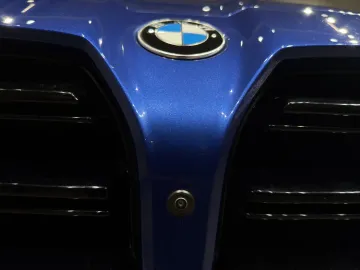 Car image 32