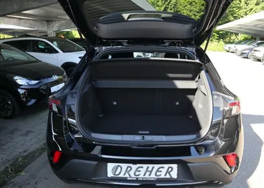 Car image 26