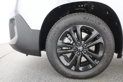 Car image 30
