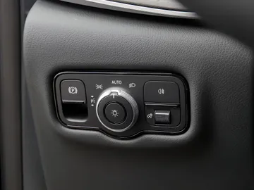 Car image 32
