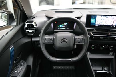 Car image 26