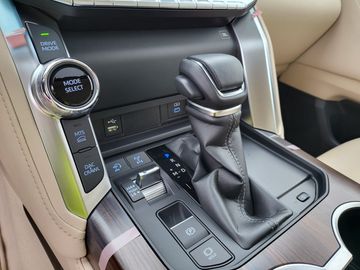 Car image 20