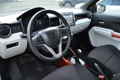 Car image 10