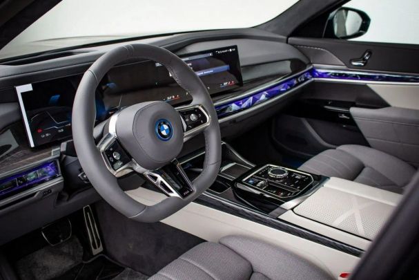 BMW i7 400 kW image number 14