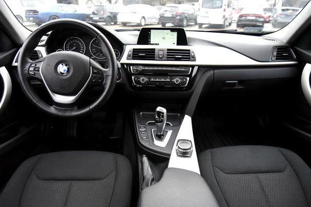 BMW 320d Touring Advantage 140 kW image number 13