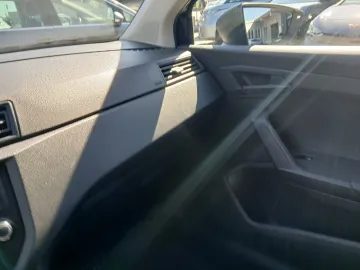 Car image 46
