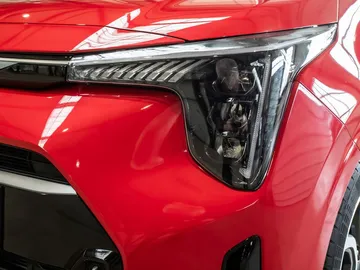 Car image 28