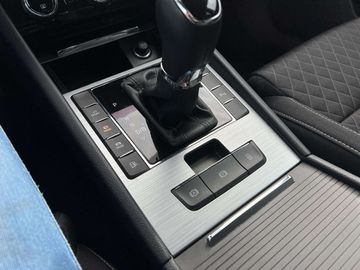 Car image 26