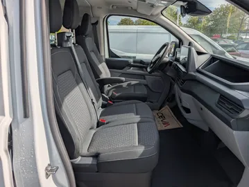 Car image 24