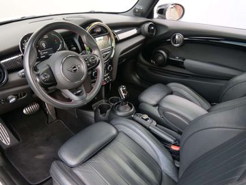 Car image 30