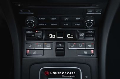 Car image 37