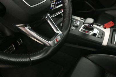 Car image 38