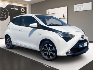 Car image 2