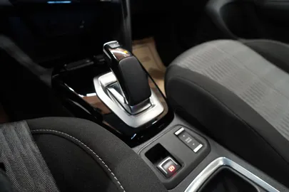 Car image 35