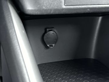 Car image 31