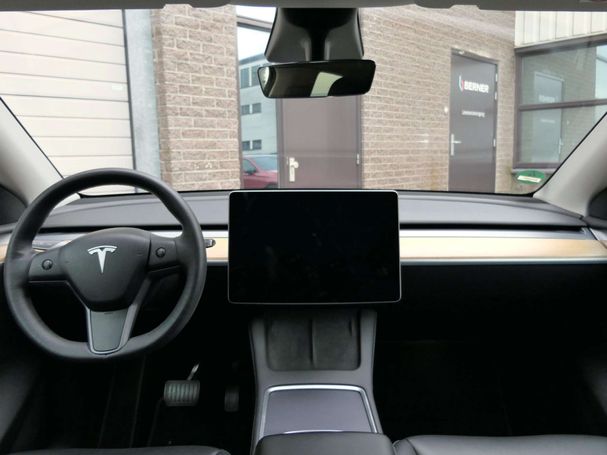 Tesla Model Y Long Range AWD 258 kW image number 7